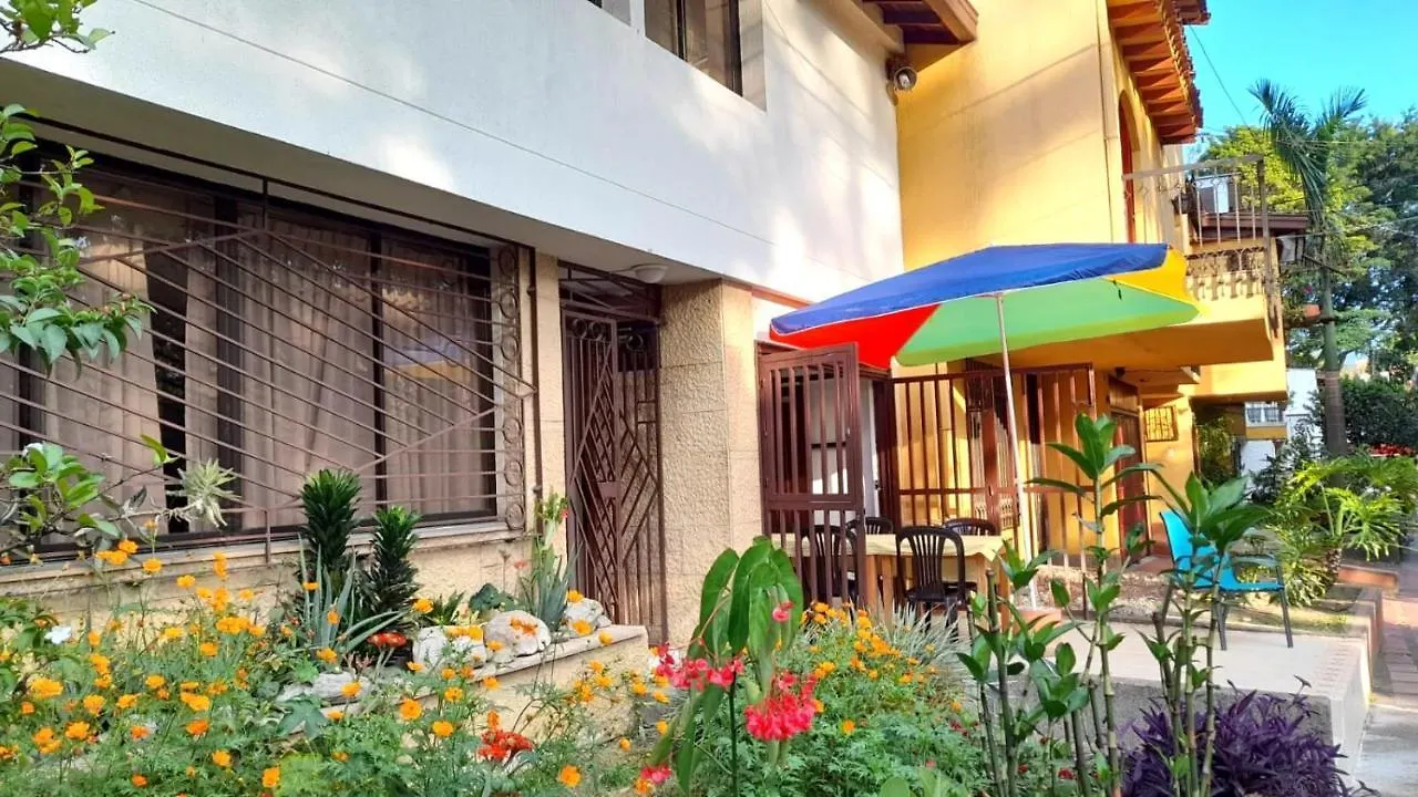 Holiday home Hostal Saveva Para Grupos Familias Estudiantes Y Deportistas Medellin Colombia
