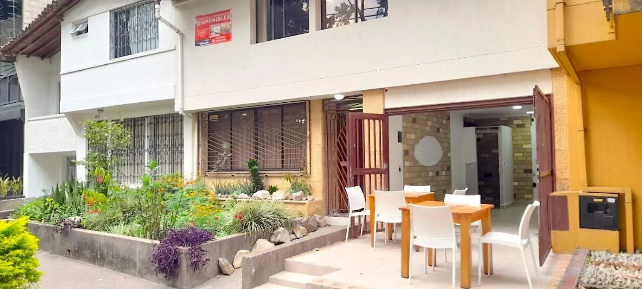 Hostal Saveva Para Grupos Familias Estudiantes Y Deportistas Medellin Holiday home