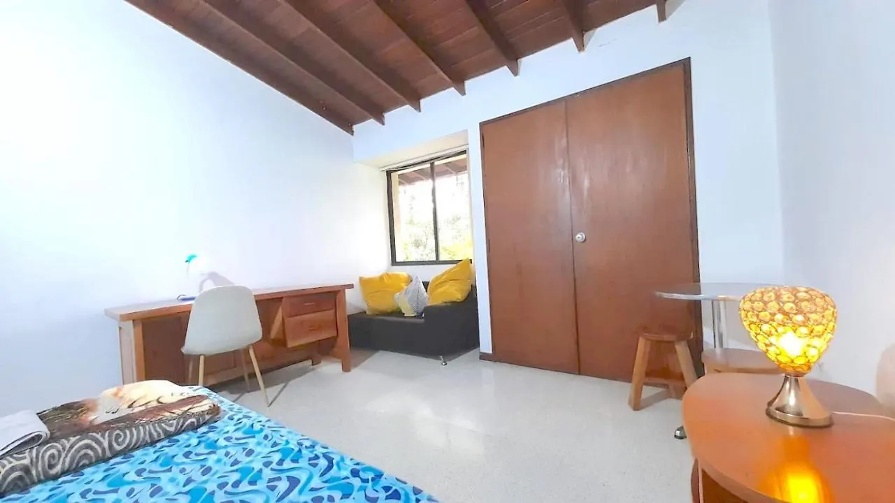 Hostal Saveva Para Grupos Familias Estudiantes Y Deportistas Medellin