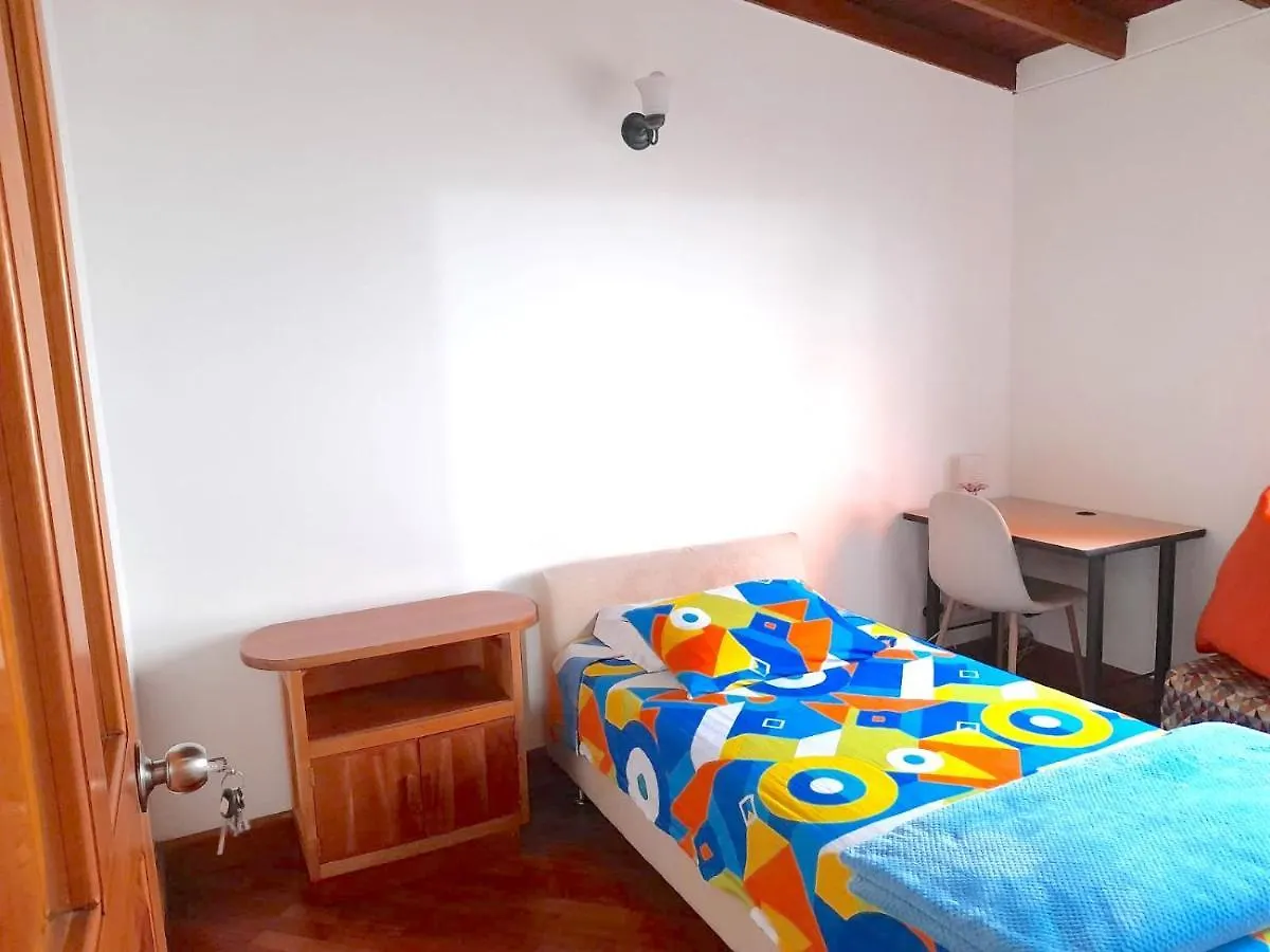 Hostal Saveva Para Grupos Familias Estudiantes Y Deportistas Medellin