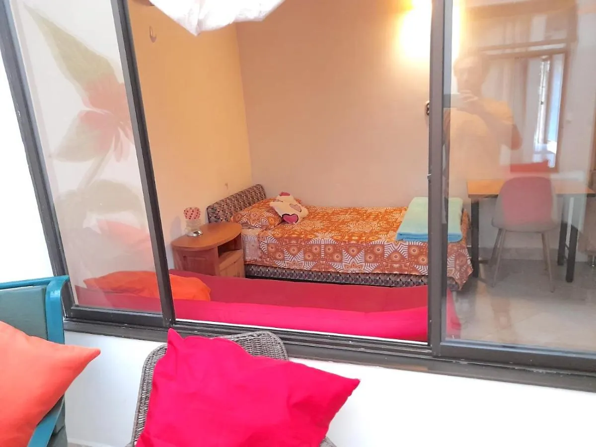 Hostal Saveva Para Grupos Familias Estudiantes Y Deportistas Medellin 0*,  Colombia